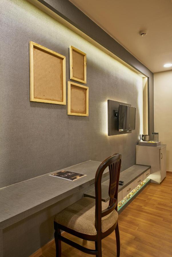 Tranquil La Casa Hotel Pune Ngoại thất bức ảnh